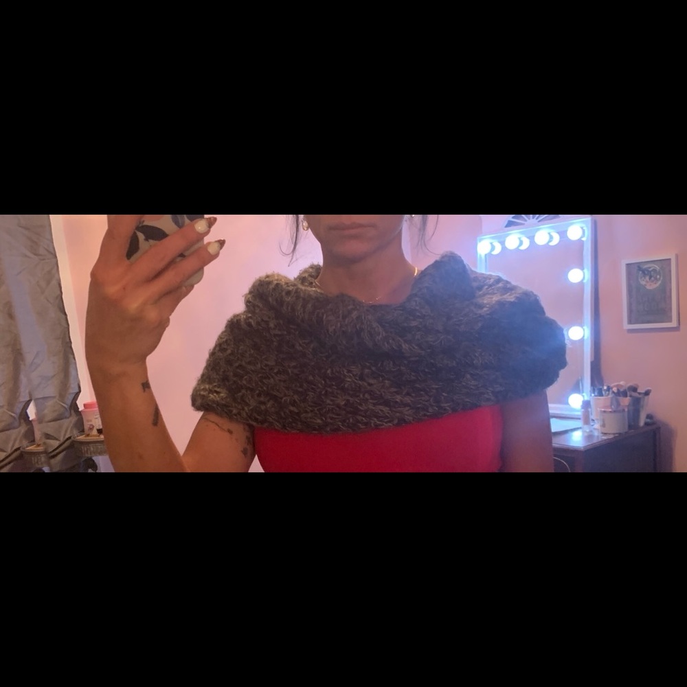 ๐ cozy infinity scarf ๐ - Picture 5 of 5